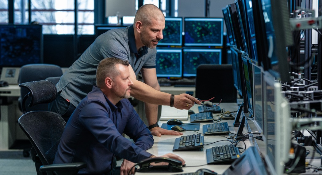 A radar mögött: mérnökök és informatikusok munkája a repülésbiztonság szolgálatában