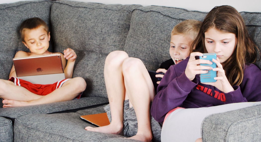 Fél év alatt 261 jogsértő internetes tartalmat szűrt ki a Nemzetközi Gyermekmentő Szolgálat